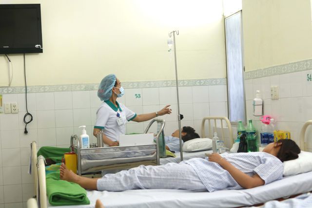 Đà Nẵng: Chưa đủ cơ sở kết luận 14 du khách Lào nhập viện do ngộ độc thực phẩm