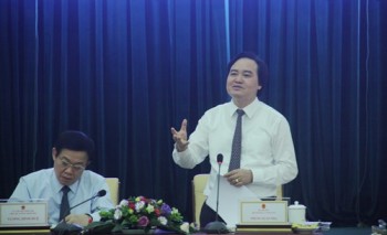 Bộ trưởng Phùng Xuân Nhạ: Thí điểm chuyển giáo viên sang hợp đồng để đẩy mạnh xã hội hóa giáo dục