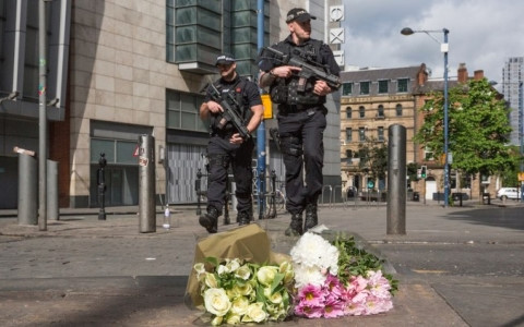 Anh cảnh báo nguy cơ tiếp tục bị khủng bố sau vụ đánh bom ở Manchester