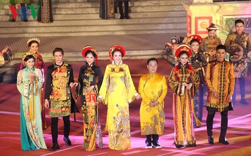 Festival Huế 2018: Vàng son tà áo dài xứ Huế