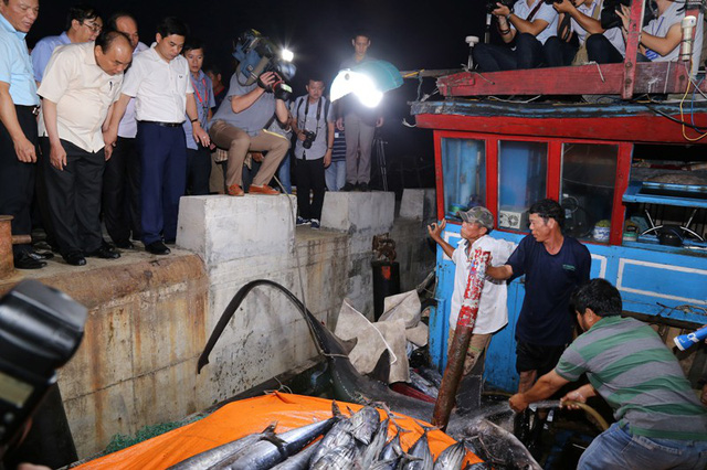 Thủ tướng động viên ngư dân Quảng Trị ổn định sản xuất sau sự cố Formosa