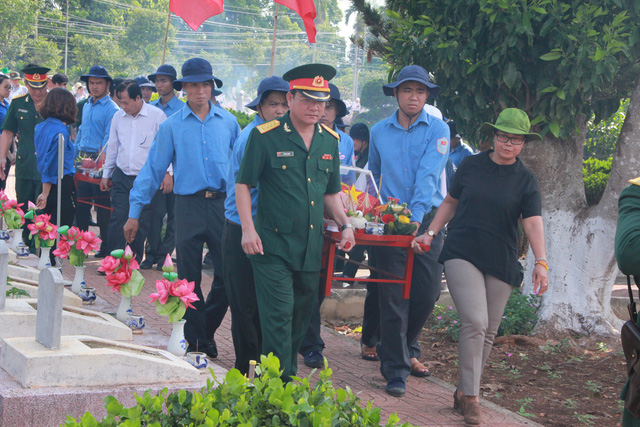 Truy điệu và an táng 12 hài cốt liệt sĩ hi sinh tại chiến trường Campuchia