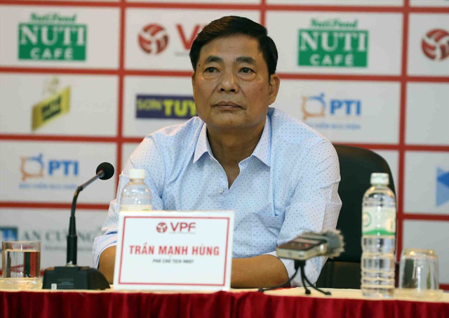 Ông Trần Mạnh Hùng từ chức: Giảm áp lực cho VPF và cho V-League