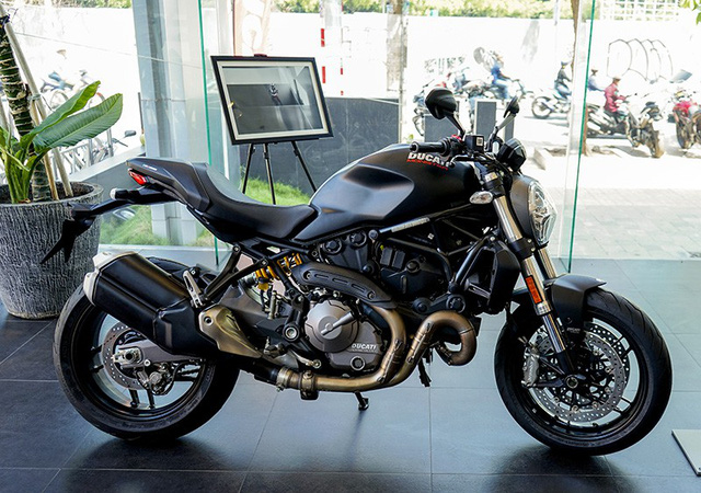Ducati ra mắt Monster 821 phiên bản nâng cấp