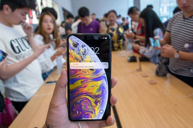Doanh số iPhone giảm 30%. Huawei tiếp tục tăng trưởng mạnh