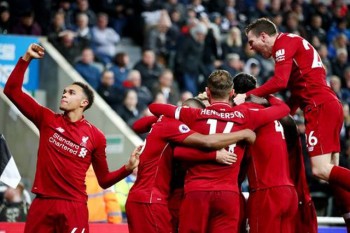 Newcastle 2-3 Liverpool: Chiến thắng khó khăn