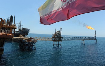 Đối phó với lệnh trừng phạt của Mỹ, Iran bán dầu mỏ ra “chợ đen”