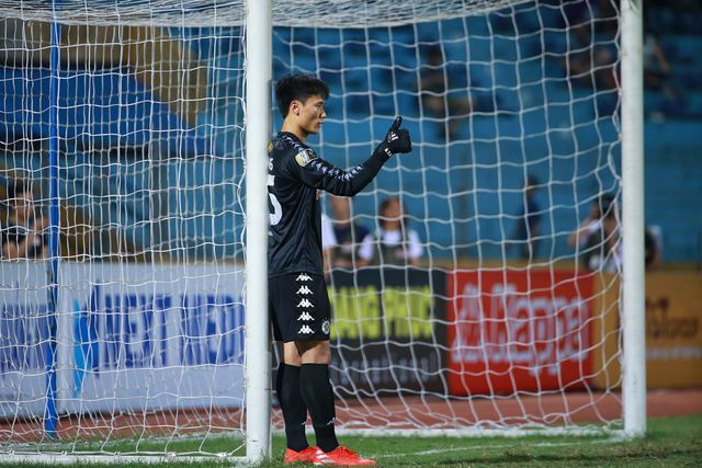 Thủ môn Bùi Tiến Dũng không chắc suất chính thức ở U23 Việt Nam