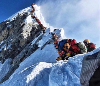 Năm 2019: 11 người chết trên đỉnh Everest và đây là lý do tại sao?