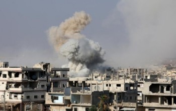 Quân đội Syria và đồng minh tăng cường dội bom phe đối lập ở Deraa