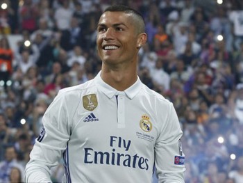 C.Ronaldo bị buộc tội trốn thuế