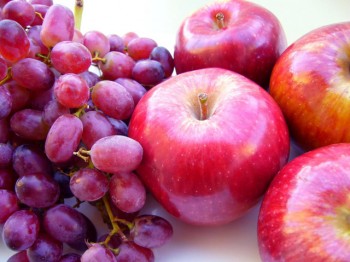 Nghệ, nho đỏ và táo làm tế bào ung thư tuyến tiền liệt “chết đói”
