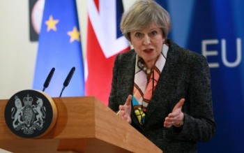 Thủ tướng Anh đánh đổi tài chính để giành sự ủng hộ từ DUP
