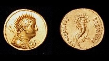 Phát hiện tiền vàng cổ từ thời tổ tiên nữ hoàng Cleopatra