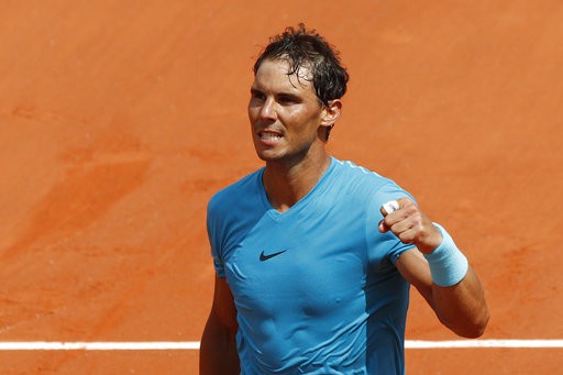 Roland Garros: Nadal vào tứ kết, Serena Williams bất ngờ bỏ cuộc