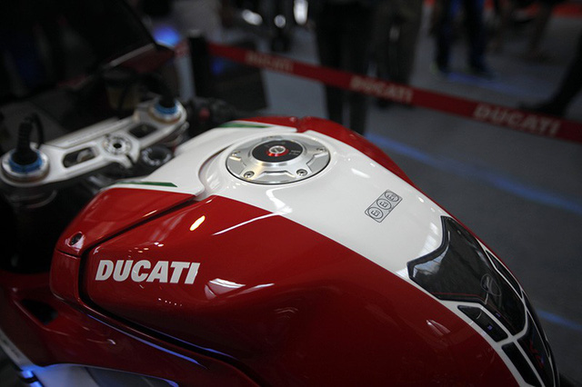 Ducati công bố giá bán Panigale V4 từ 746 triệu đồng