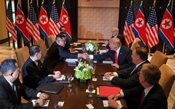 Hai nhà lãnh đạo Mỹ- Triều Tiên thảo luận vòng 2 cùng đội ngũ cố vấn