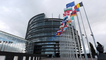 EU thông qua kế hoạch áp đặt thuế nhập khẩu đáp trả Mỹ