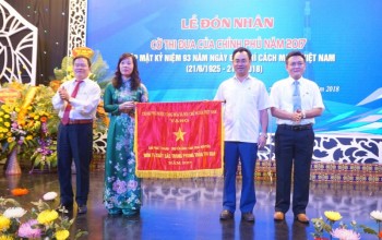 Đài PT – TH Thái Nguyên đón nhận Cờ thi đua xuất sắc của Chính phủ