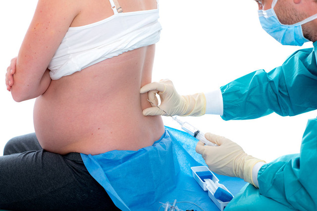 Bộ Y tế lý giải vì sao không áp dụng gây tê tủy sống khi sinh mổ