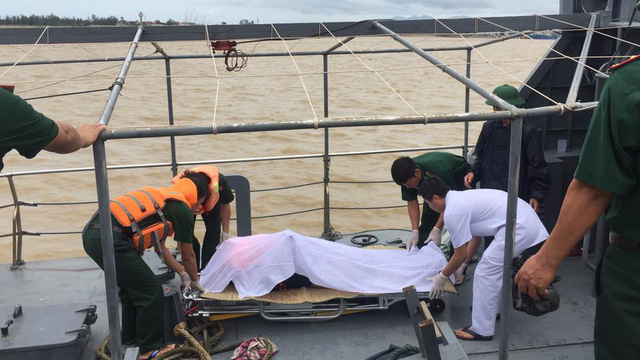 7 người sống sót, phát hiện thêm 1 thi thể nghi của tàu bị nạn