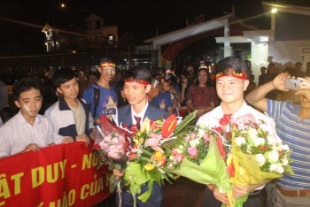 Trường THPT Chuyên Hà Tĩnh vinh danh 2 học sinh đoạt huy chương Olympic Quốc tế