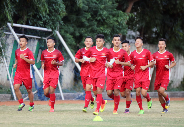 U19 Việt Nam - U19 Lào: Dưỡng sức và thắng đậm