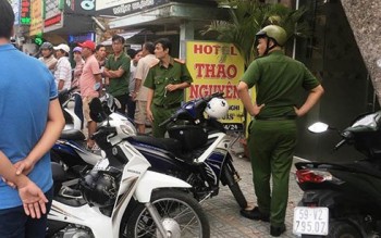 Cảnh sát nổ súng trấn áp kẻ cướp hung hãn trên phố Sài Gòn