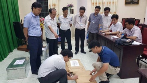 Hai thanh tra vắng mặt không phép trong buổi quét bài thi ở Hà Giang