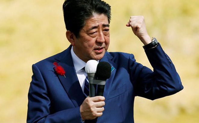 Thủ tướng Abe Shinzo với áp lực từ thắng lợi