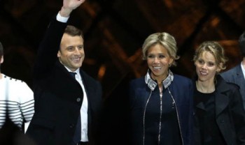 Dân Pháp tranh cãi về vai trò “Đệ nhất phu nhân” của bà Macron