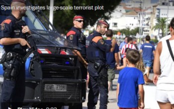 Kẻ tình nghi lao xe tải tấn công tại Barcelona có thể đã tới Pháp