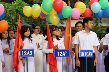 Khánh Hòa nghiêm cấm may, bán quần áo cho học sinh đầu năm học