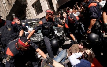 Tây Ban Nha bắt một loạt quan chức Catalan vì kế hoạch ly khai