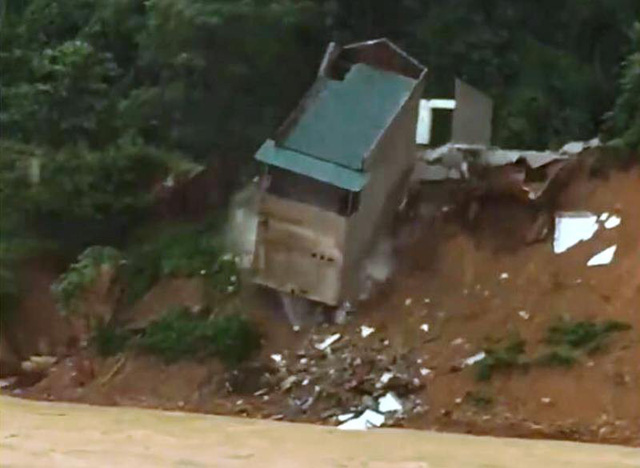 Thanh Hóa: 13 người chết, mất tích do mưa lũ