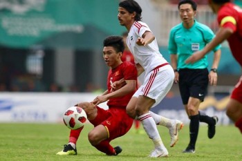 Trọng tài Hàn Quốc đã xử ép Việt Nam trong trận gặp UAE?