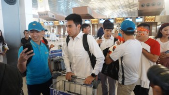 Olympic Việt Nam rời Indonesia, lên chuyên cơ về nước
