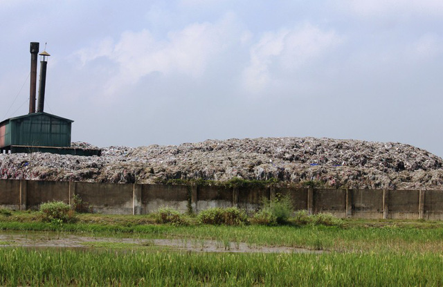 Nhà máy xử lý rác thải “bức tử” hàng nghìn người dân