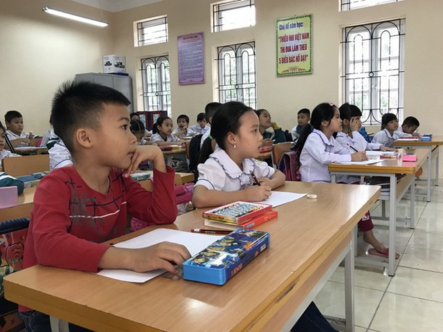 Hà Nội: Học sinh học 4 ngày/tuần vì quá tải