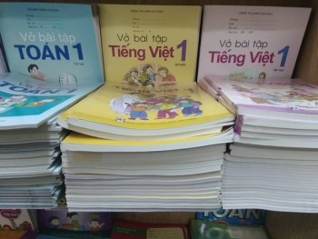 Bộ trưởng Phùng Xuân Nhạ chỉ thị: Hướng dẫn học sinh không viết, vẽ vào sách giáo khoa