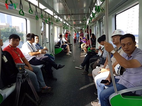 duong sat cat linh ha dong lieu co giong buyt nhanh brt