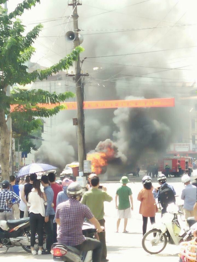 vi khach trong vu no taxi de lai thu tuyet menh