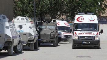 Đánh bom rung chuyển trụ sở cảnh sát ở Thổ Nhĩ Kỳ