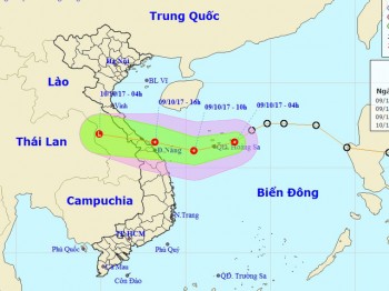 Chiều tối nay áp thấp nhiệt đới vào các tỉnh Quảng Bình - Đà Nẵng