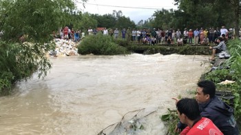 Nghệ An 7 người chết vì mưa lũ, nhiều vùng bị cô lập