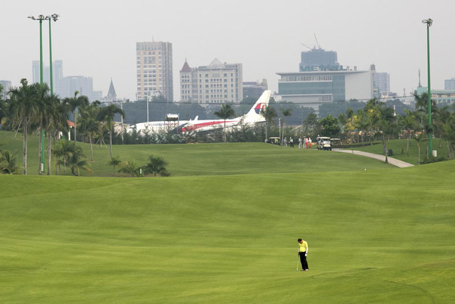 Bao giờ thu hồi sân golf để mở rộng sân bay Tân Sơn Nhất?