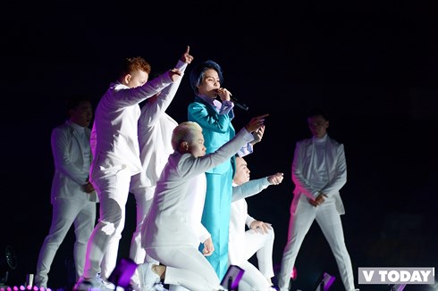 Vũ Cát Tường khoe giọng khủng trên sân khấu Asia Song Festival 2018
