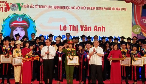 Hà Nội vinh danh 88 thủ khoa xuất sắc năm 2018