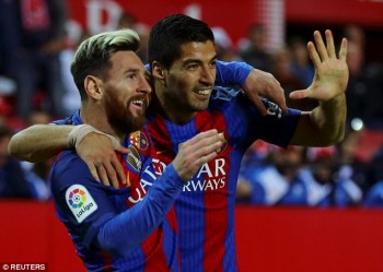 Messi và Suarez giúp Barcelona ngược dòng hạ Sevilla