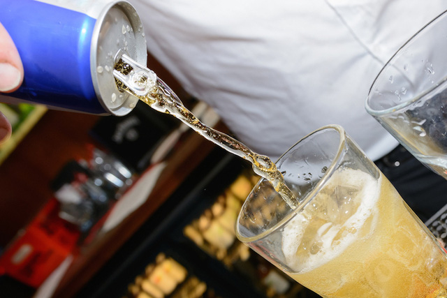 Nước tăng lực pha với rượu: Hại não ngang ma túy
